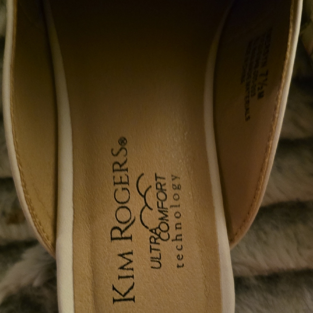 Kim Rogers White Mules with Chain Accent - Picture 4 of 7